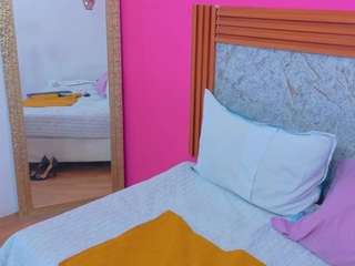 littlee-emily Live Webcam on CamSoda