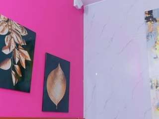littlee-emily live webcam show