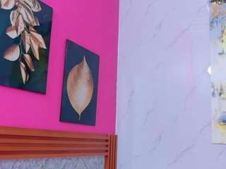 littlee-emily live webcam show