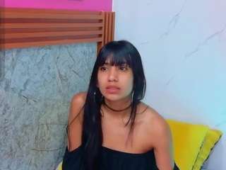 littlee-emily live webcam show