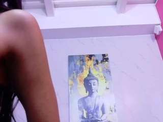 Emily live cam preview