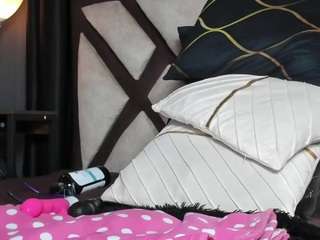 emilyjhonsonn webcam model