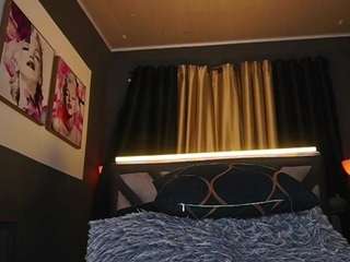 emilyjhonsonn live cam profile