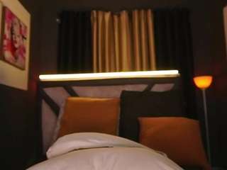 emilyjhonsonn live cam profile