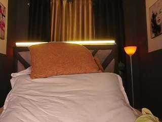 emilyjhonsonn's CamSoda show and profile