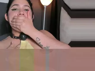 EmilyJhonsonn's Live Sex Cam Show