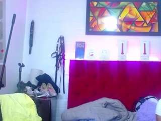 louisenails Webcam Model Profile