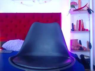 louisenails webcam model