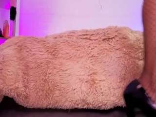 louisenails's live room
