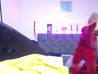 louisenails's Live Sex Cam Show