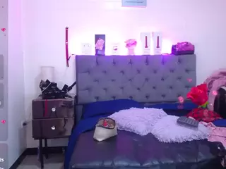 louisenails's Live Sex Cam Show
