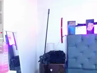 louisenails's Live Sex Cam Show