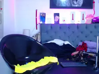 louisenails's Live Sex Cam Show