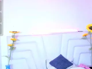 louisenails's Live Sex Cam Show