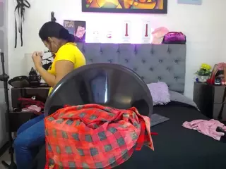 louisenails's Live Sex Cam Show