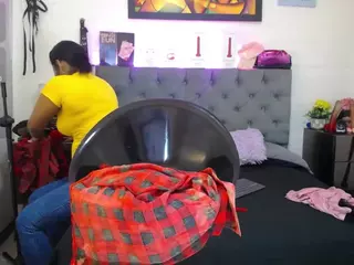 louisenails's Live Sex Cam Show