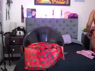louisenails's Live Sex Cam Show