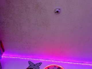 mistress-edggy Live Webcam on CamSoda