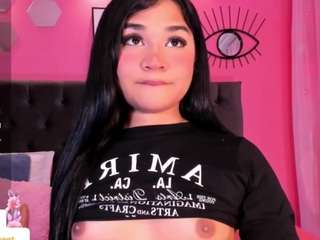 daniela-tovar's Cam show and profile