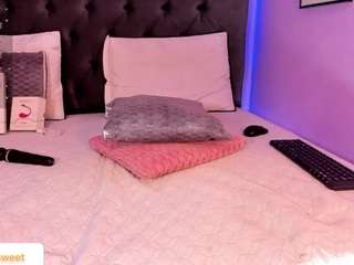 daniela-tovar Live Webcam on CamSoda