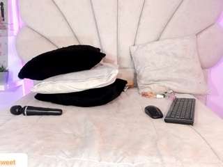 daniela-tovar Live Webcam on CamSoda