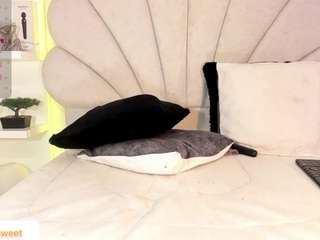 daniela-tovar Live Webcam on CamSoda