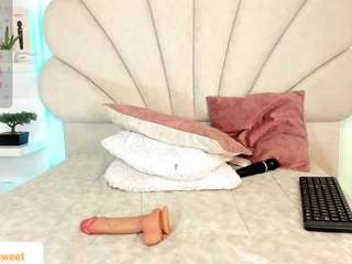 daniela-tovar Live Webcam on CamSoda