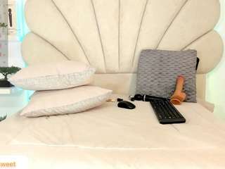 daniela-tovar Live Webcam on CamSoda