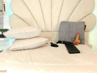 daniela-tovar Live Webcam on CamSoda