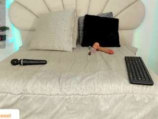 daniela-tovar Live Webcam on CamSoda