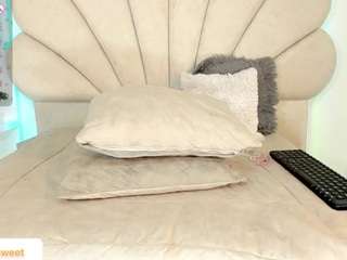 daniela-tovar webcam model