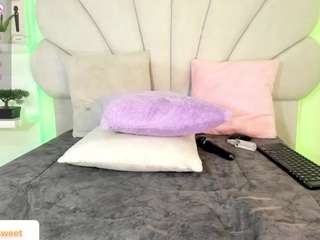 daniela-tovar live cam profile