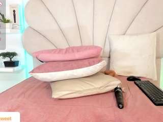 daniela-tovar live cam profile