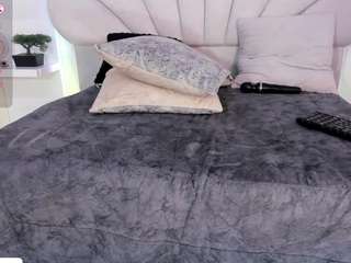 daniela-tovar's live room