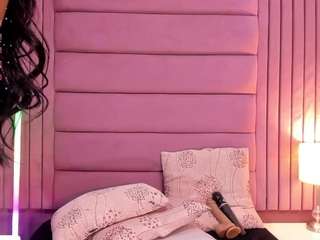 daniela-tovar's live room