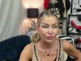 luxcrystal from CamSoda