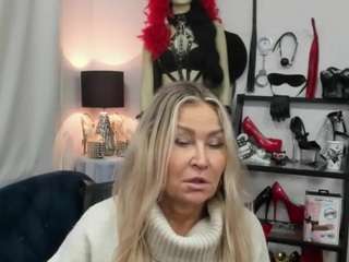 luxcrystal from CamSoda is Freechat