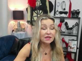 luxcrystal Live Webcam on {site_name}