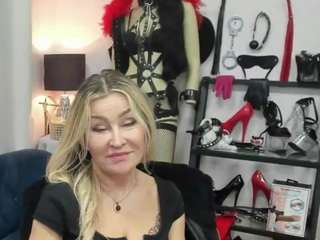 luxcrystal Live Webcam on CamSoda