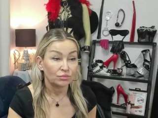 luxcrystal webcam model