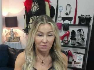 luxcrystal Live Webcam on CamSoda