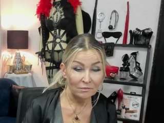 luxCrystal live webcam show