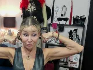 luxCrystal live webcam show