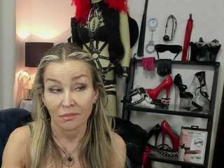 luxcrystal Live Webcam on CamSoda