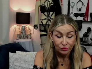 luxCrystal's Live Sex Cam Show