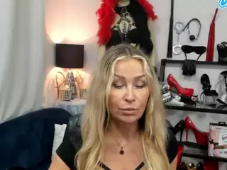 luxCrystal's Live Sex Cam Show