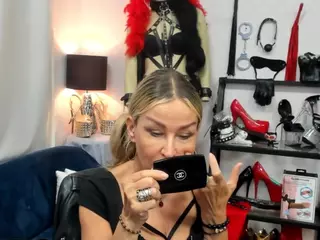 luxCrystal's Live Sex Cam Show