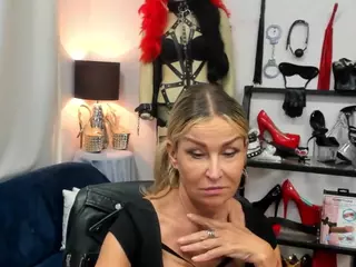 luxCrystal's Live Sex Cam Show