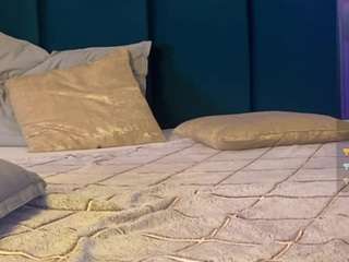 vivianevansj's CamSoda show and profile