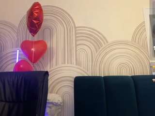 vivianevansj, female webcam model,  years old, on live webcam